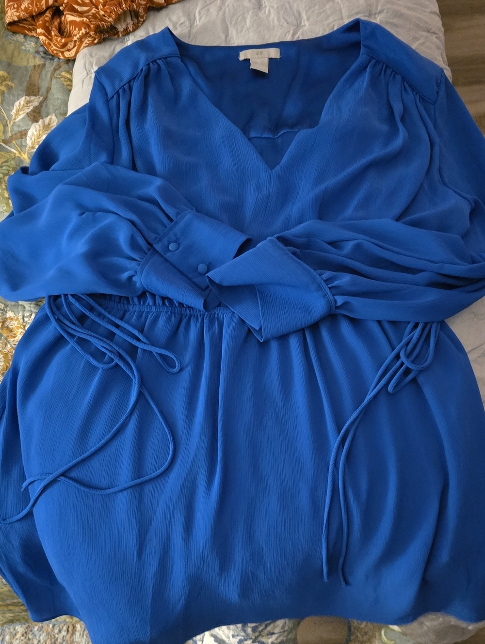 H&M Women's Royal Blue V-Neck Long Sleeve Blouse Large